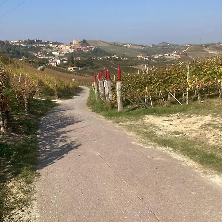 Takapradalu Vakantiehuis Cisterna dʼAsti